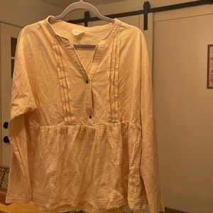 Blue halo boutique cream blouse